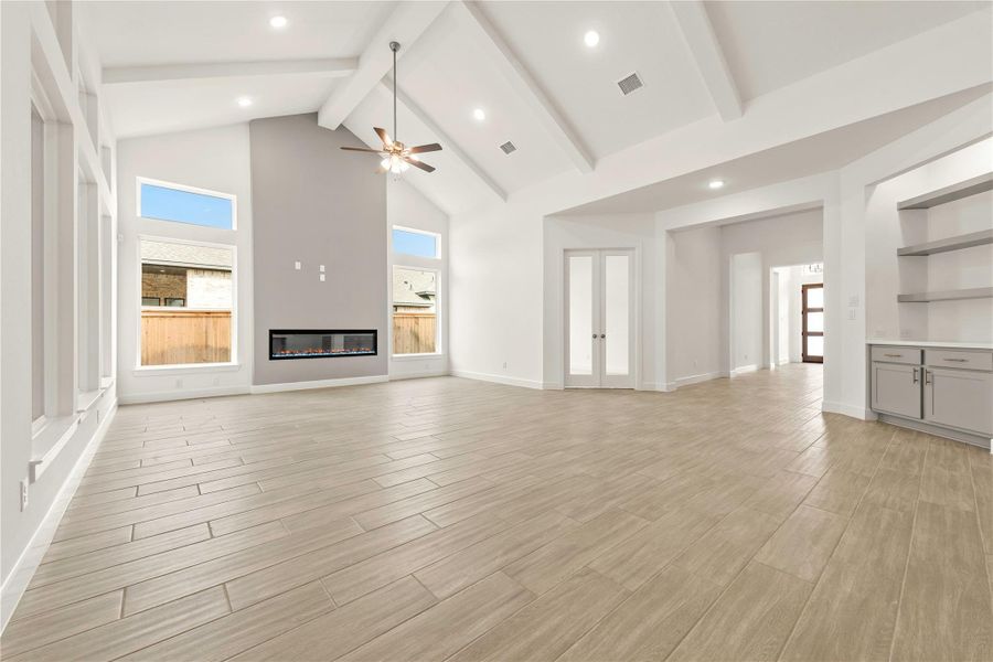 Representative image. Features, specifications, selections and colors may vary.