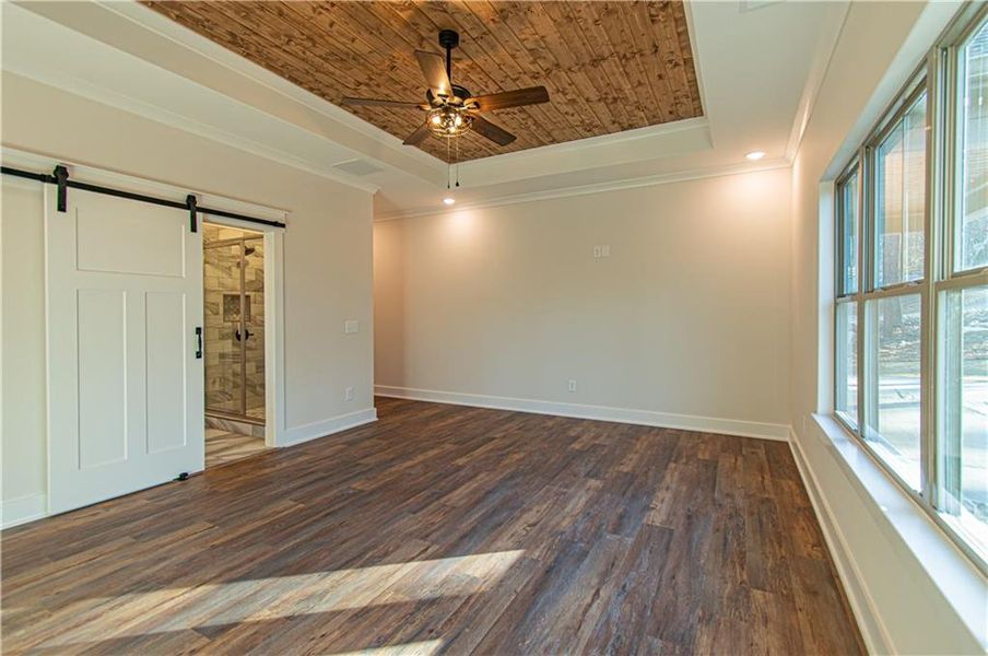 Spacious, unfurnished interior of a new home in , Jasper (Image 28).