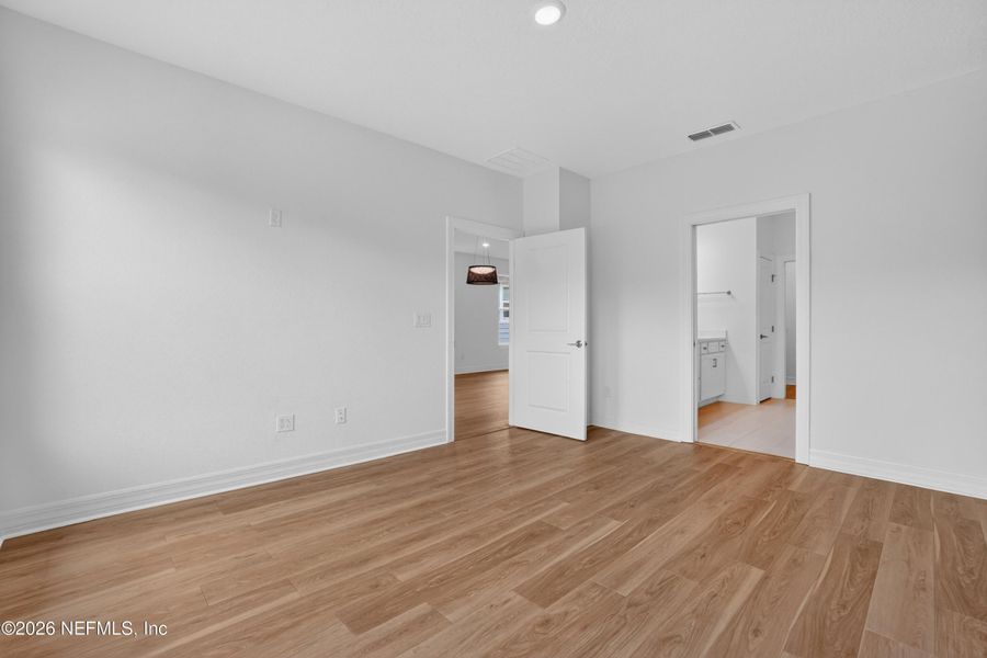 Spacious, unfurnished interior of a new home in Del Webb Wildlight, Wildlight (Image 30). Spacious, unfurnished interior of a new home in Del Webb Wildlight, Wildlight (Image 30).