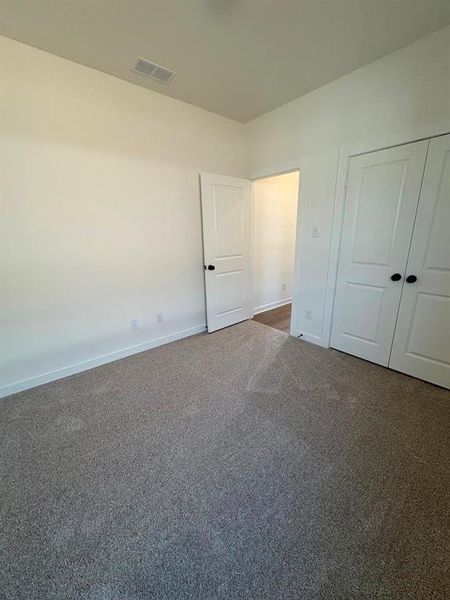 Spacious, unfurnished interior of a new home in Meadow Vista, Anna (Image 14).