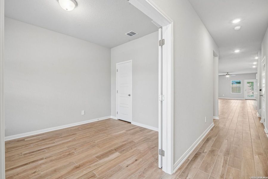Spacious, unfurnished interior of a new home in Royal Crest, San Antonio (Image 29).