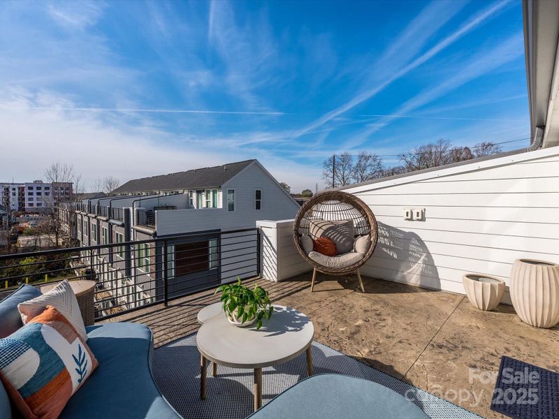 I mean, what a lovely view.  This is definitely where I would end up working all day!