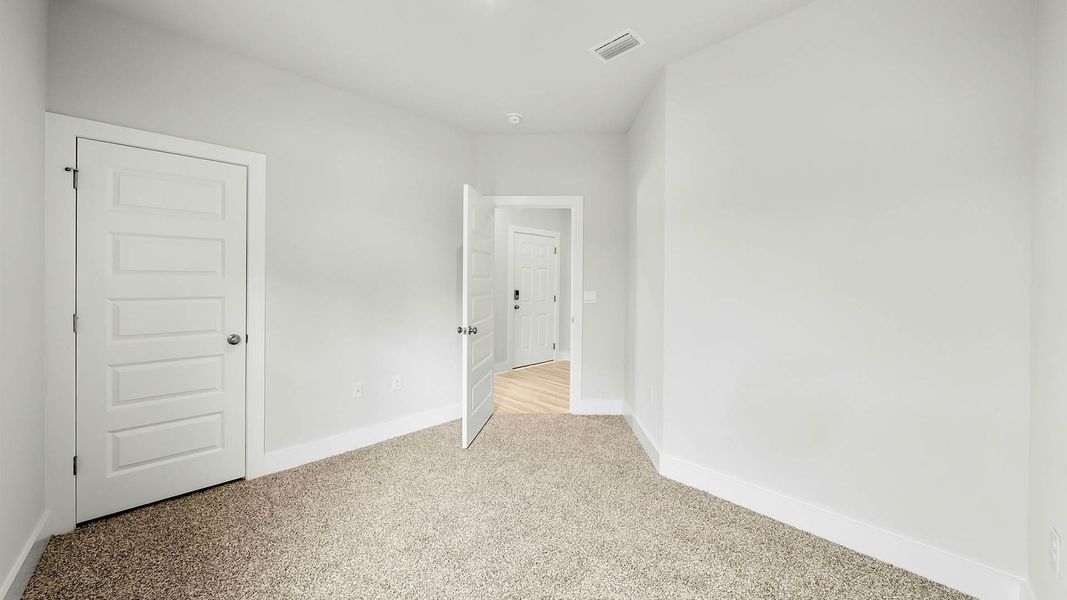 Spacious, unfurnished interior of a new home in Titus Park, Panama City (Image 21).