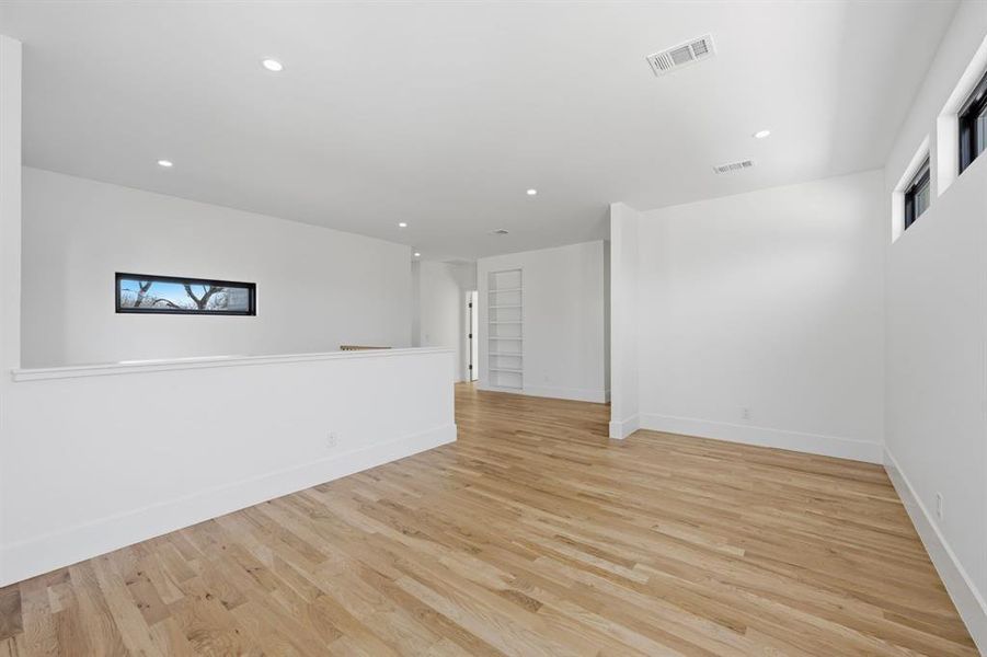 Spacious, unfurnished interior of a new home in , Dallas (Image 22).