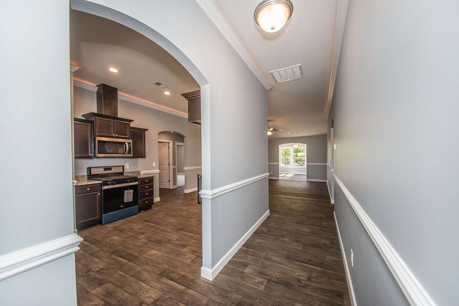 Representative unfurnished interior of a home built from the Jackson by Enchanted Homes in Lonesome Dove, San Antonio (Image 21).