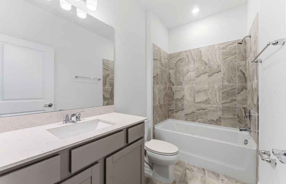 Furnished interior view inside a new home in Evergreen, Thonotosassa (Image 5).