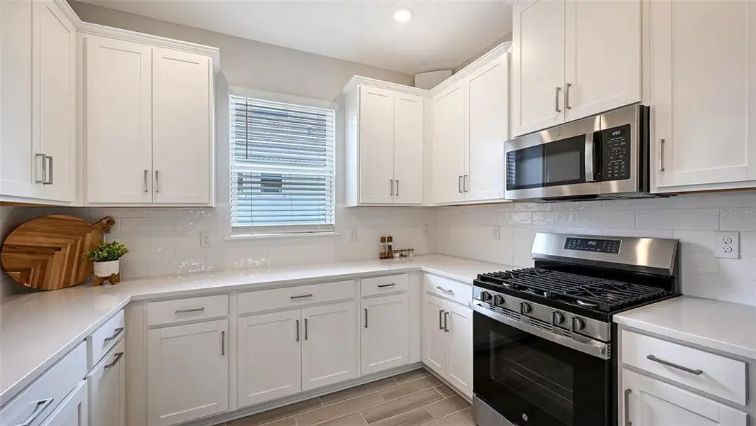 Furnished interior view inside a new home in , Bradenton (Image 7).