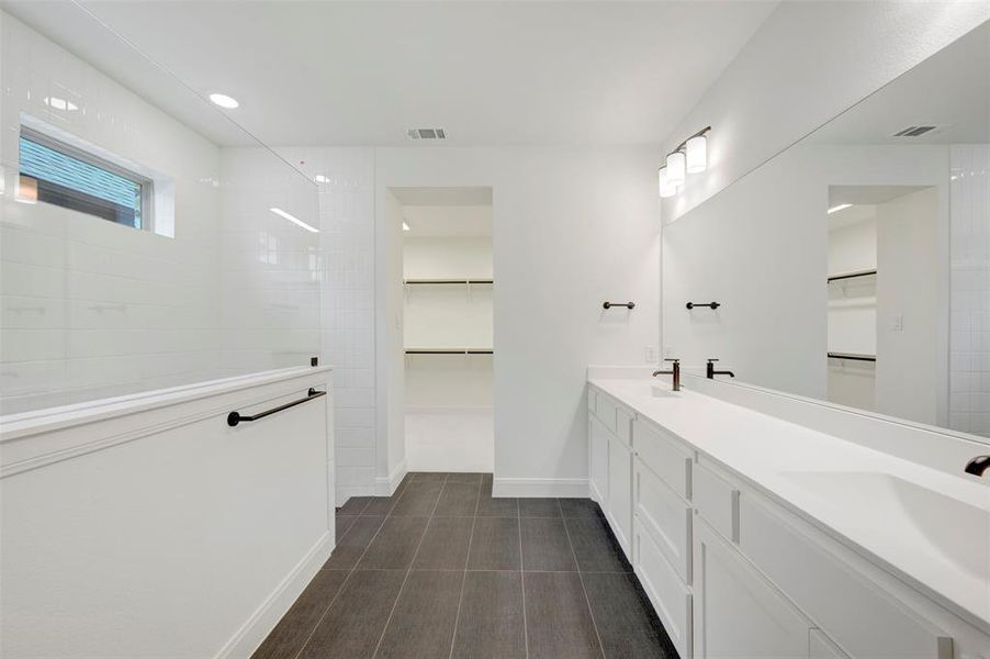 Furnished interior view inside a new home in Talia – Garden Series, Mesquite (Image 16).