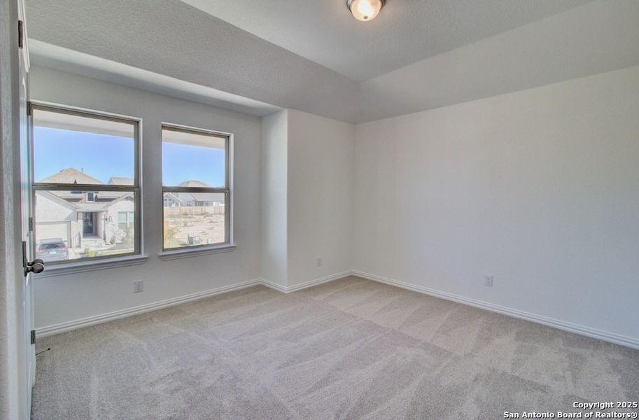 Spacious, unfurnished interior of a new home in Meyer Ranch – Premier, New Braunfels (Image 27).
