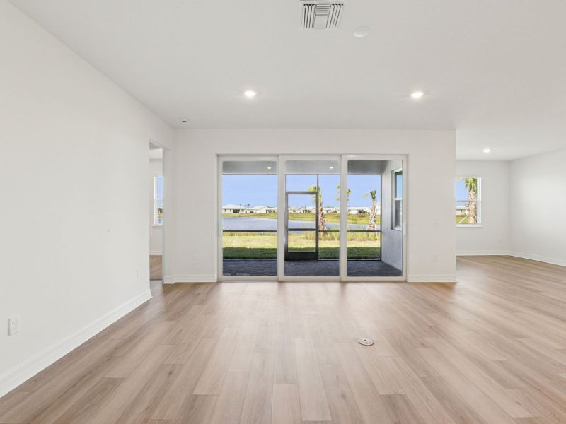 Spacious, unfurnished interior of a new home in Crescent Lakes - Signature Series, Punta Gorda (Image 13).