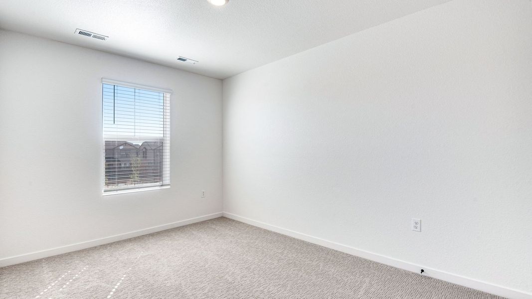 Spacious, unfurnished interior of a new home in Horizon Uptown, Aurora (Image 26).
