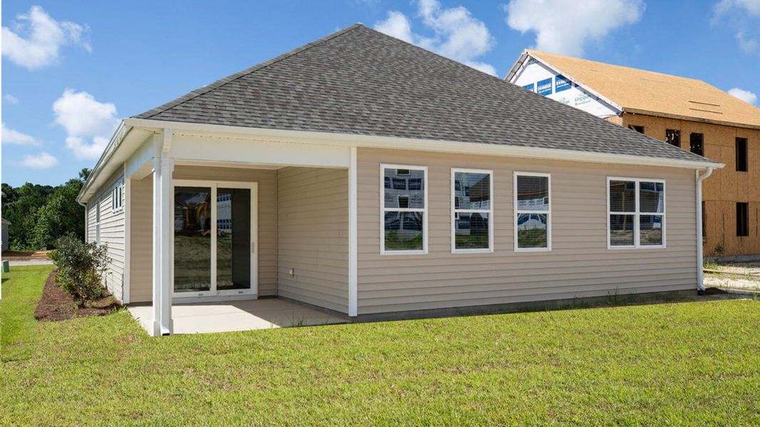Exterior details and patio area of a home in Rolling Hills, Bolivia (Image 2).