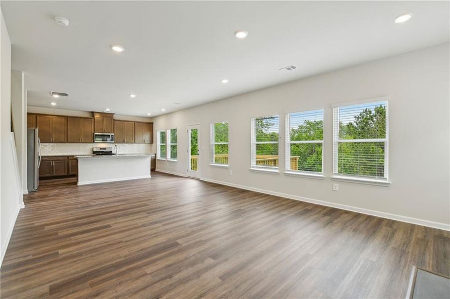 Spacious, unfurnished interior of a new home in Ivey Township, Dallas (Image 36).