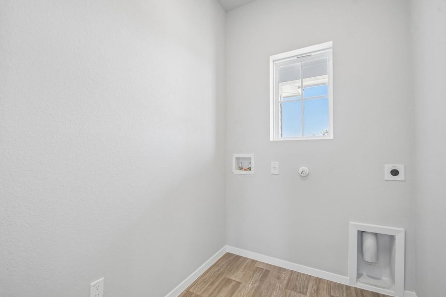 Spacious, unfurnished interior of a new home in Edgebrooke, Pflugerville (Image 24).
