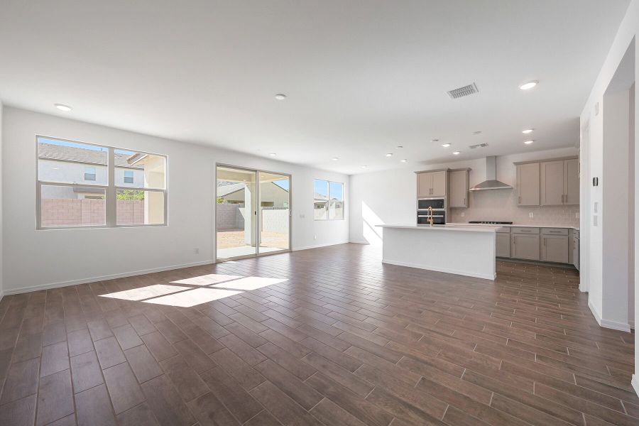Spacious, unfurnished interior of a new home in Pinnacle at San Tan Heights, San Tan Valley (Image 11).