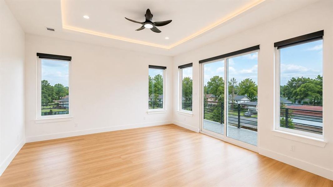 Spacious, unfurnished interior of a new home in , Dallas (Image 25).