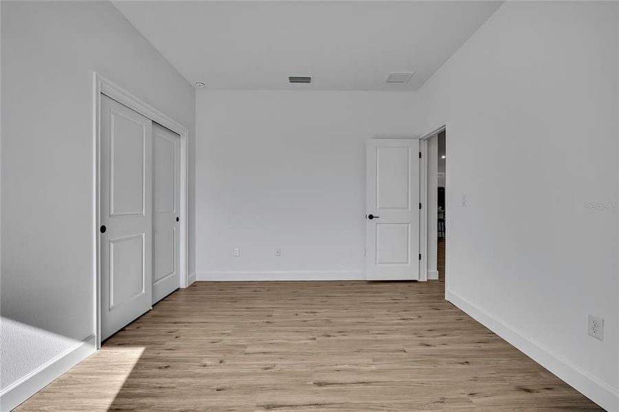 Spacious, unfurnished interior of a new home in , Spring Hill (Image 48).