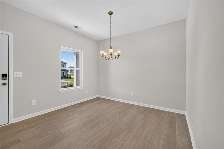 Spacious, unfurnished interior of a new home in Southbend, Rome (Image 27).