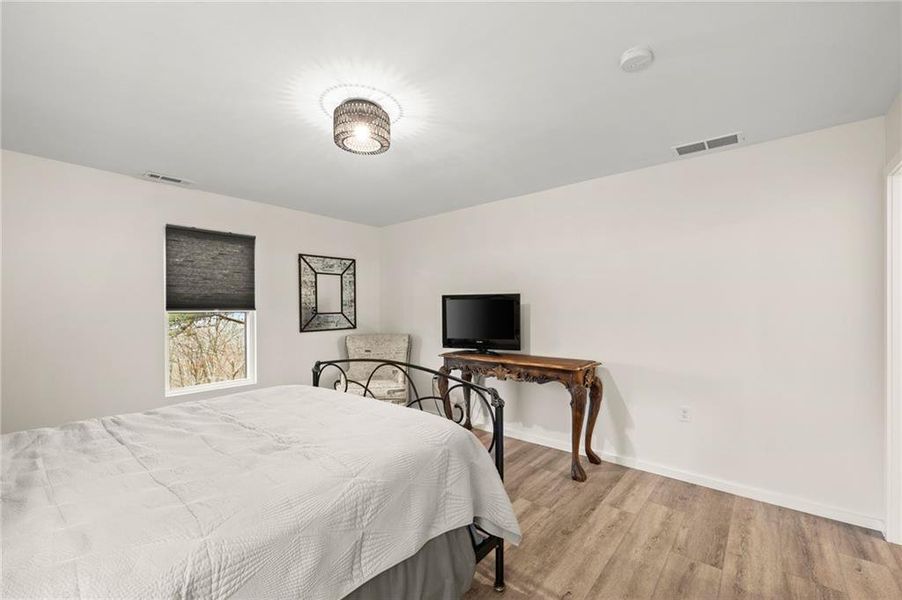 Furnished interior view inside a new home in , Dahlonega (Image 17).