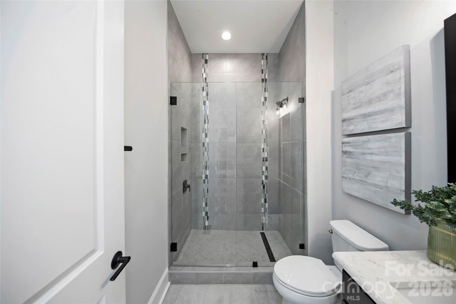 Full Bath on Main