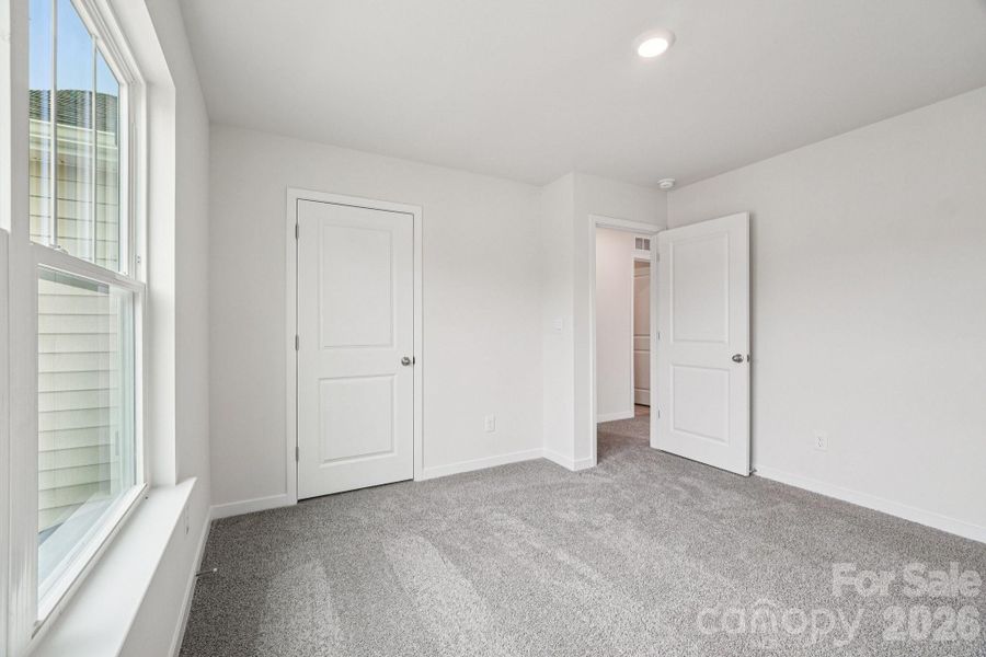 Spacious, unfurnished interior of a new home in Clark Creek Landing, Lincolnton (Image 13).