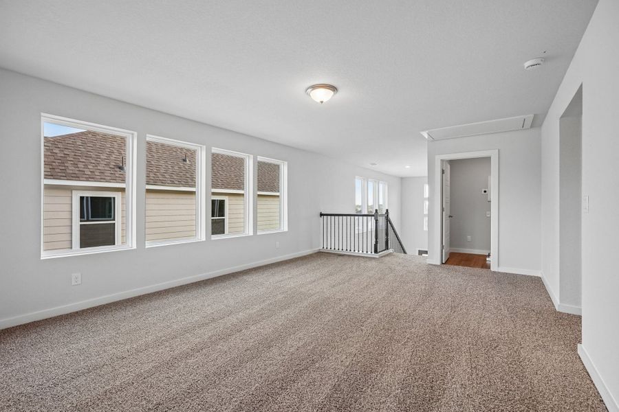 Spacious, unfurnished interior of a new home in The Meadows at Hunters Ranch, San Antonio (Image 35).