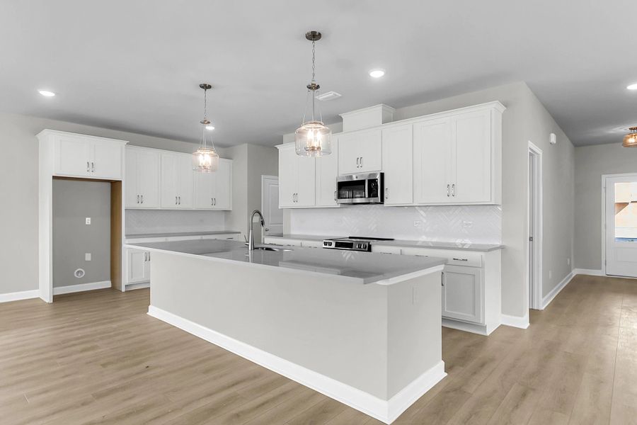 Similar McKinley floorplan with Timeless Collection. Features and finishes vary.