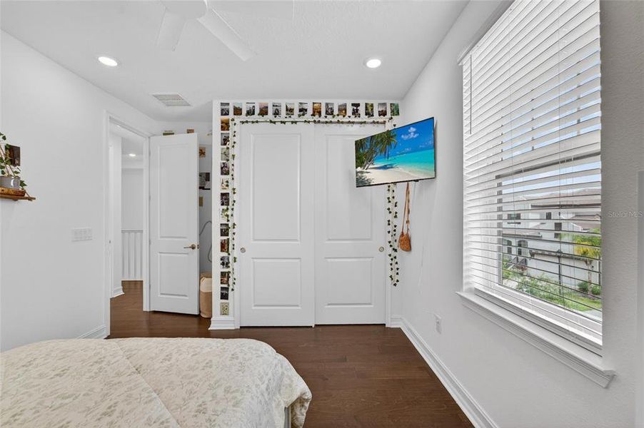 Furnished interior view inside a new home in SouthShore Yacht Club, Ruskin (Image 49).
