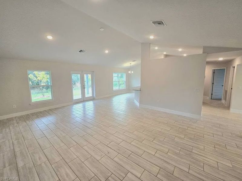 Spacious, unfurnished interior of a new home in Lehigh Acres, Lehigh Acres (Image 10).