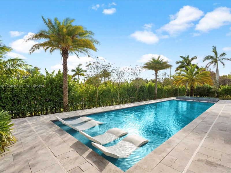 Community amenities in , Plantation (Image 57).