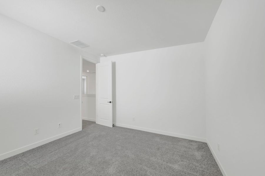 Spacious, unfurnished interior of a new home in Terraza, San Tan Valley (Image 39).