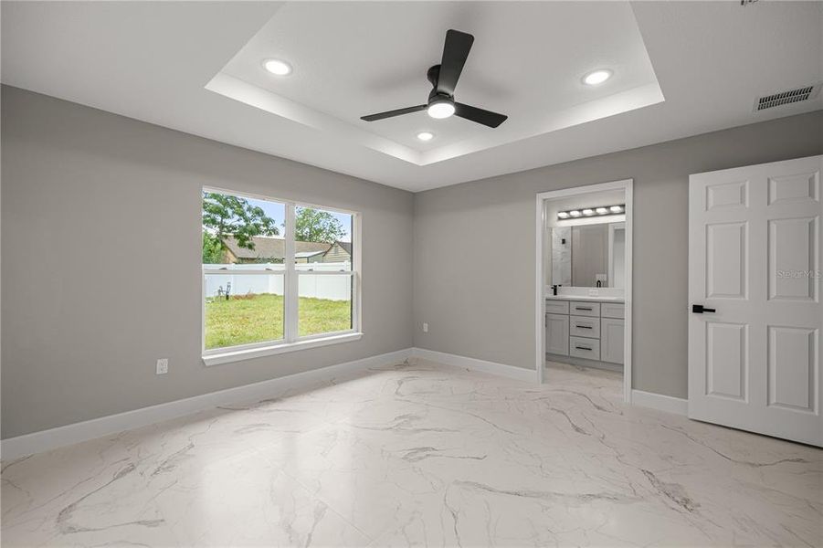 Spacious, unfurnished interior of a new home in , Ocala (Image 22).