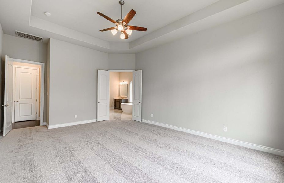 Representative unfurnished interior of a home built from the 4195 by Ravenna Homes in Artavia 70′, Conroe (Image 55). Representative unfurnished interior of a home built from the 4195 by Ravenna Homes in Artavia 70′, Conroe (Image 55).