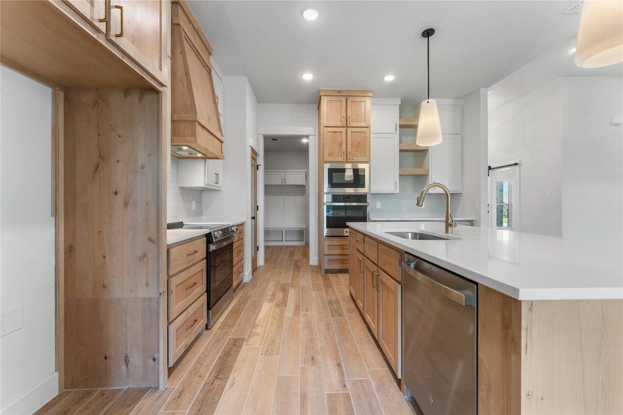 Furnished interior view inside a new home in , Killeen (Image 8).
