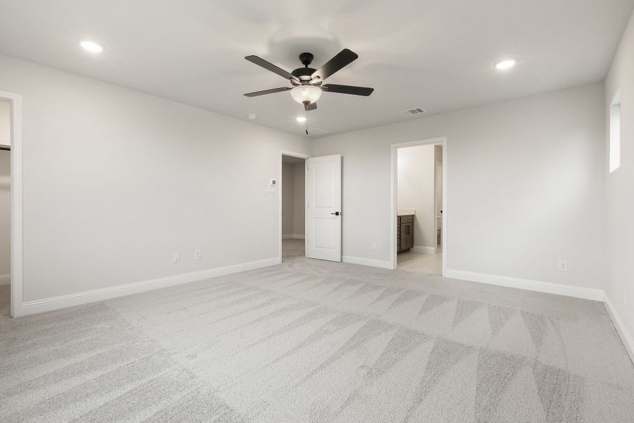 Spacious, unfurnished interior of a new home in Lake Park Villas, Wylie (Image 45).
