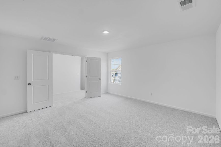 Spacious, unfurnished interior of a new home in Cleveland Hill, Shelby (Image 18).