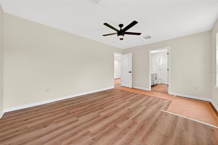 Spacious, unfurnished interior of a new home in , Leesburg (Image 40).