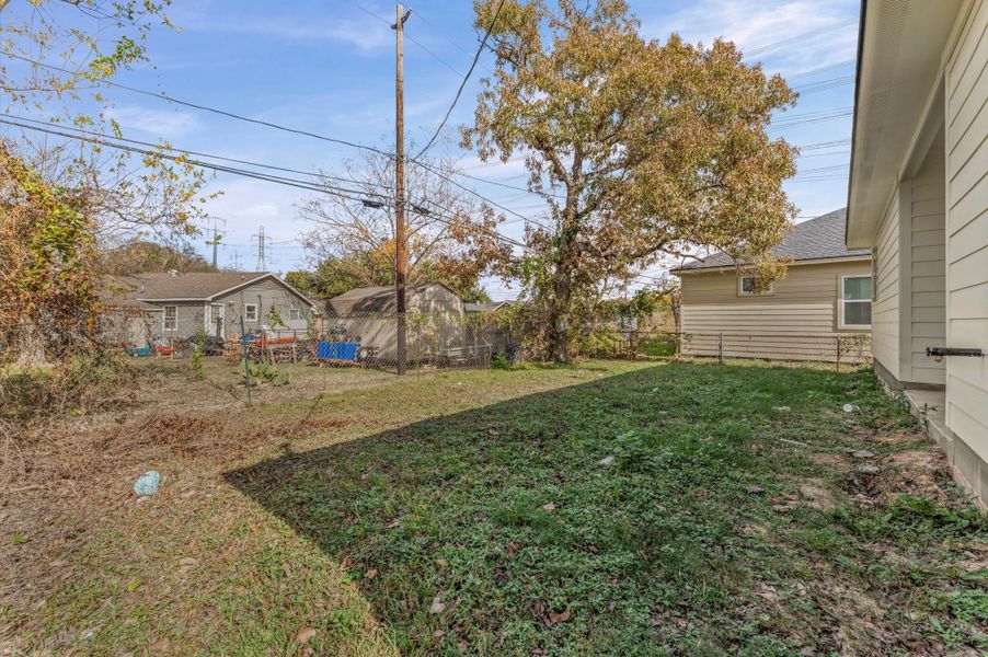 Exterior details and patio area of a home in , Galena Park (Image 21).