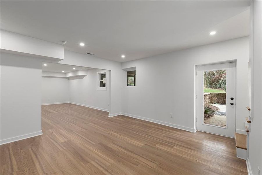 Spacious, unfurnished interior of a new home in , Atlanta (Image 22).