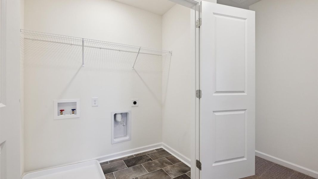 Spacious, unfurnished interior of a new home in Cherokee Crossing, Kodak (Image 17).