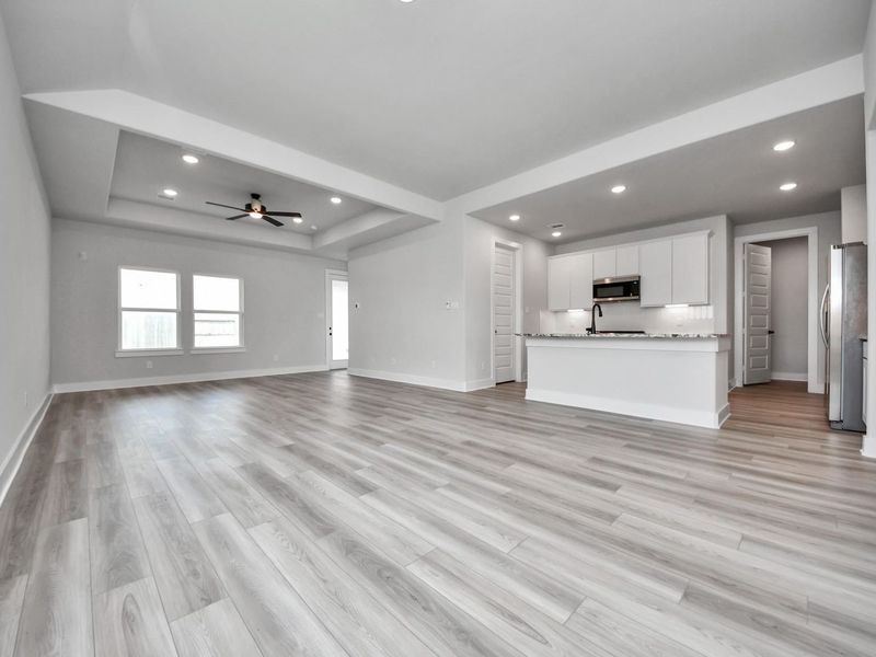Spacious, unfurnished interior of a new home in Sunterra, Katy (Image 22). Spacious, unfurnished interior of a new home in Sunterra, Katy (Image 22).