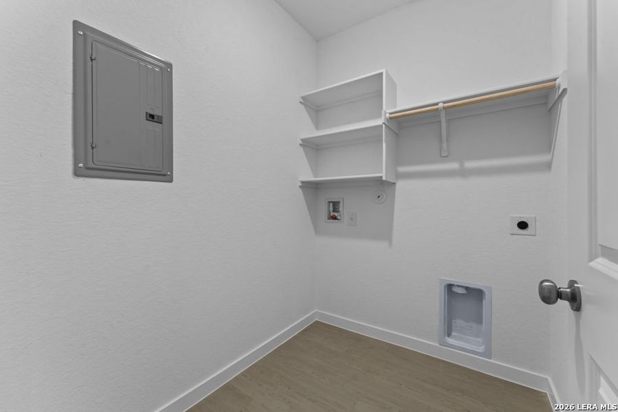 Spacious, unfurnished interior of a new home in Sky Ranch, New Braunfels (Image 21).