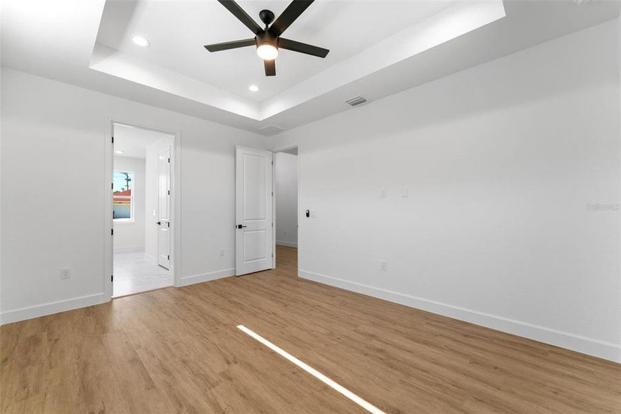 Spacious, unfurnished interior of a new home in , North Port (Image 14).
