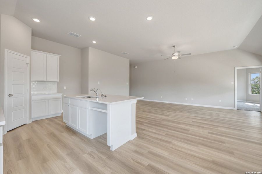 Spacious, unfurnished interior of a new home in Chaparral Ranch, Floresville (Image 13).
