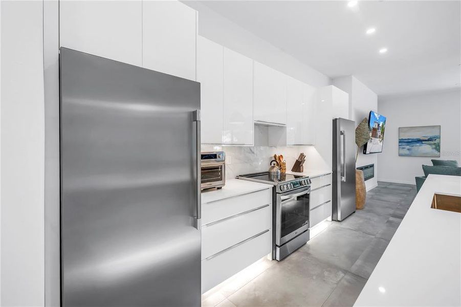 Furnished interior view inside a new home in , Sarasota (Image 27).