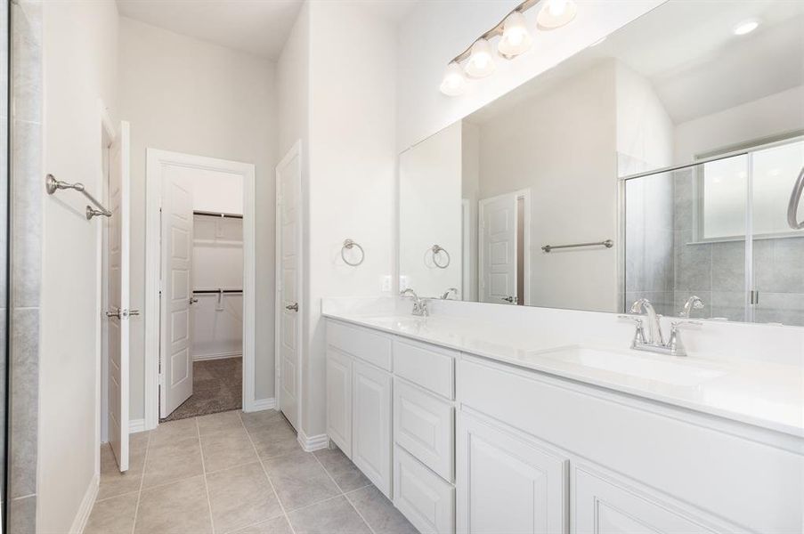 Furnished interior view inside a new home in Courts Of Bonnie Brae, Denton (Image 8).