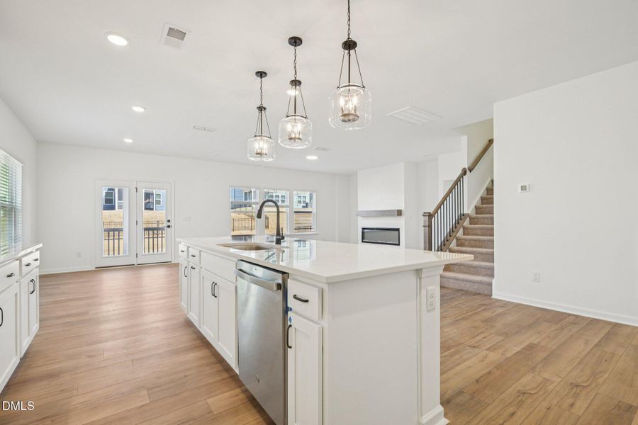 18-web-or-mls-Contempo Ct-S1102-018