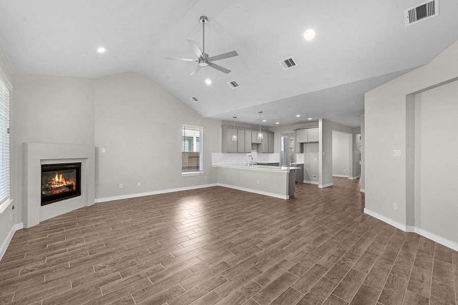 Spacious, unfurnished interior of a new home in Beacon Hill, Waller (Image 17).