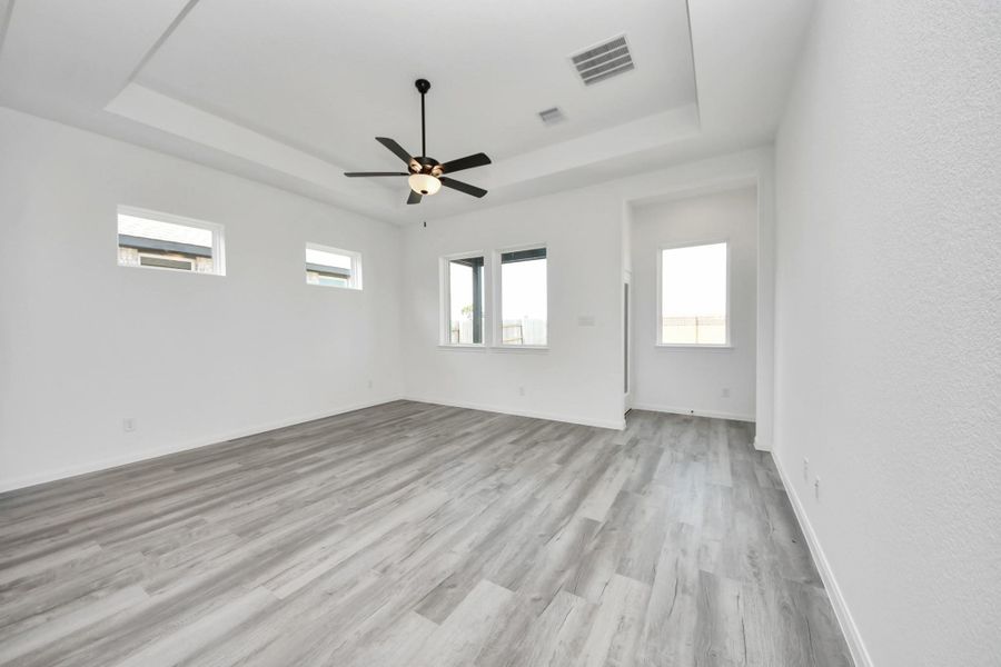 Spacious, unfurnished interior of a new home in , Katy (Image 25).