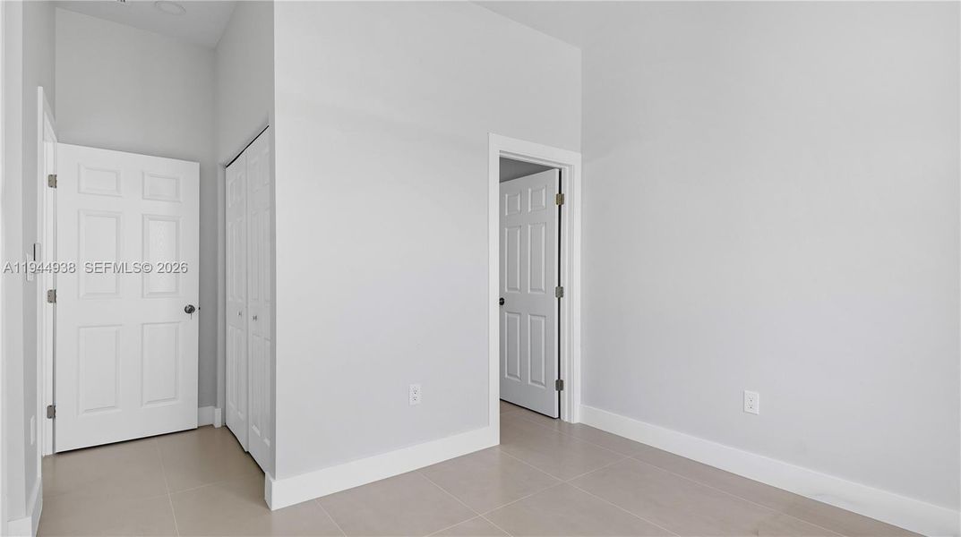 Office - Bedroom w/ private entrance